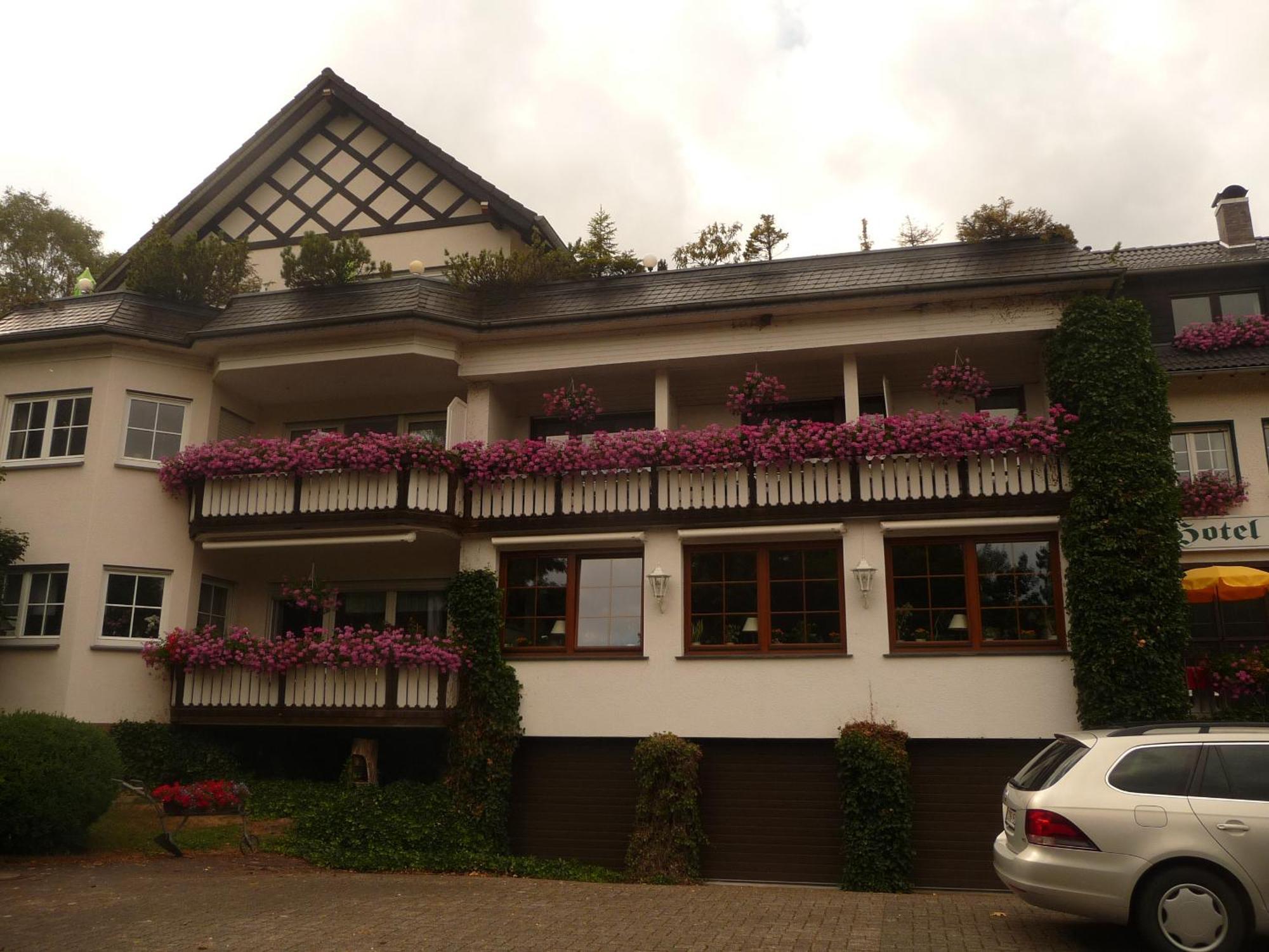 Hotel "Woiler Hof" Garni Eslohe Eksteriør bilde